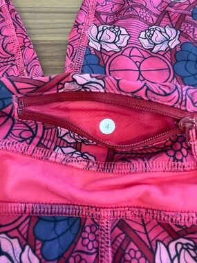 Lululemon Run Inspire Crop II Luxtreme Size 4 EUC